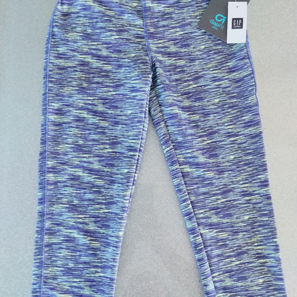 Gap nice leggings size 8-9 girls purple and bright green new with a tag.